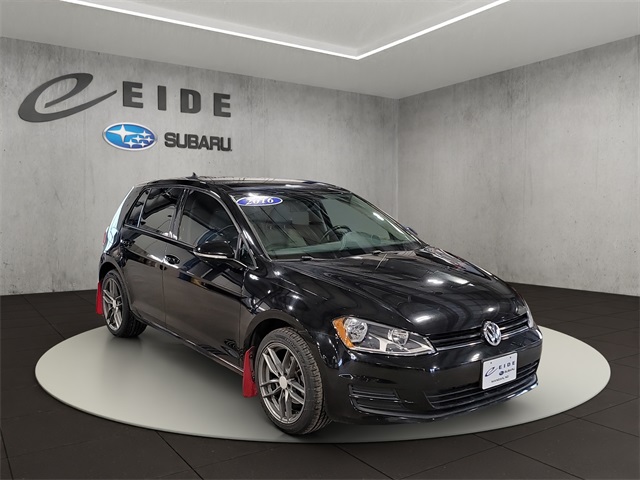 2016 Volkswagen Golf TSI S's photo