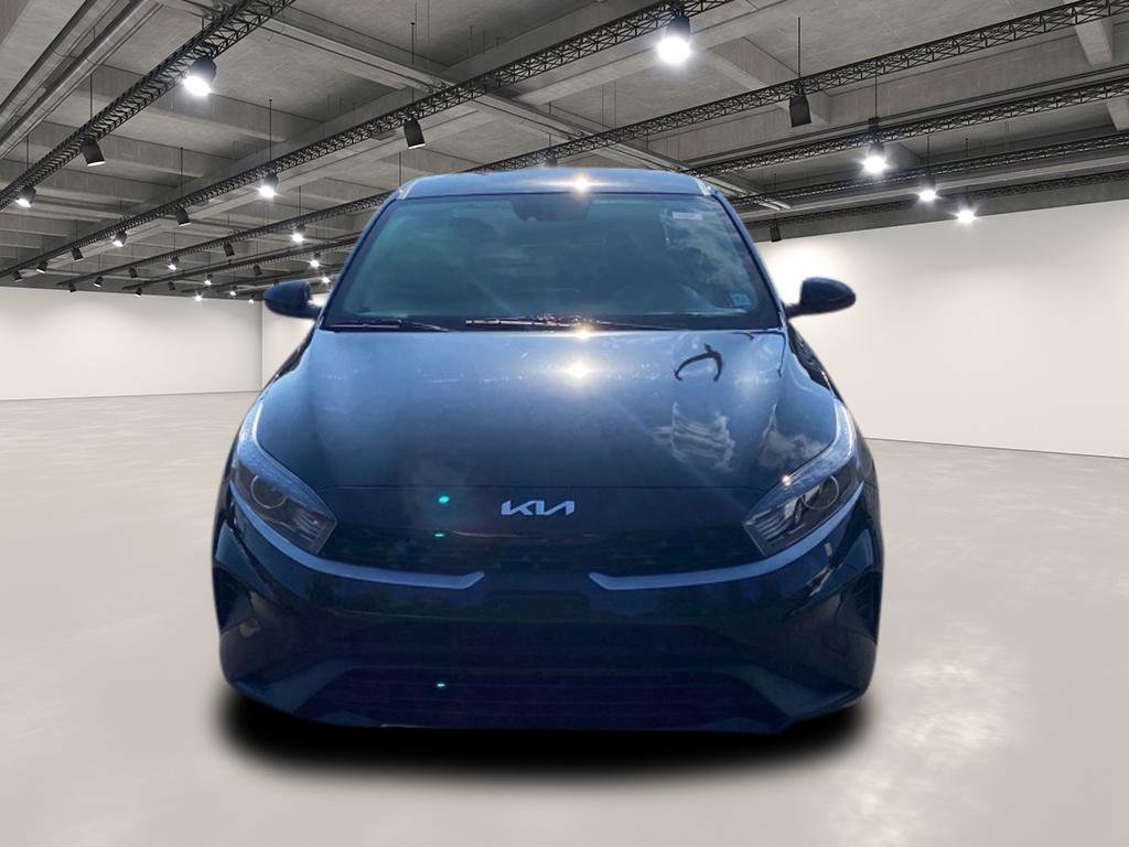 2023 Kia Forte LXS photo 2