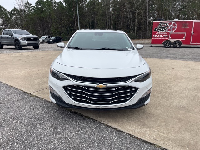 2024 Chevrolet Malibu 1LT photo 2