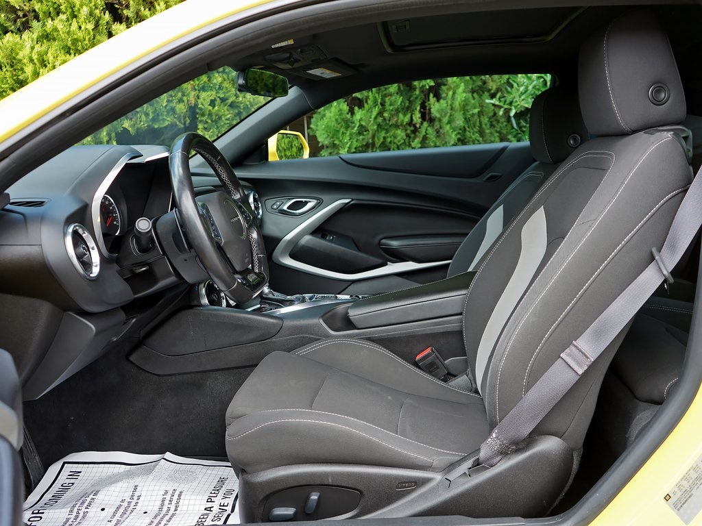 2017 Chevrolet Camaro 1LT photo 4