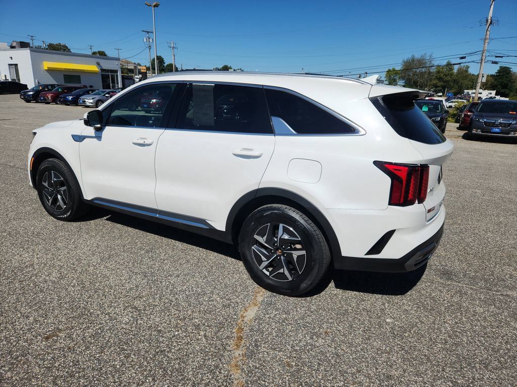2022 Kia Sorento Hybrid S photo 3
