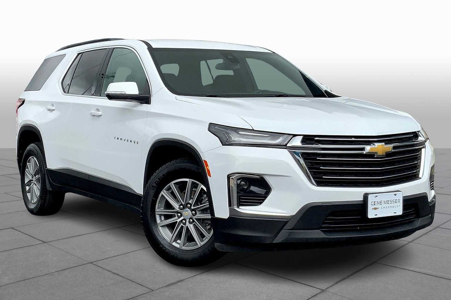 2023 Chevrolet Traverse Cloth photo 2