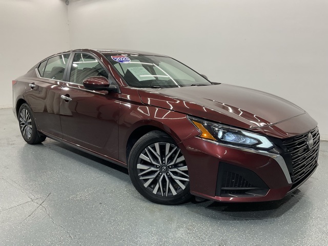 Used 2023 Nissan Altima SV with VIN 1N4BL4DV9PN377829 for sale in Middlesboro, KY