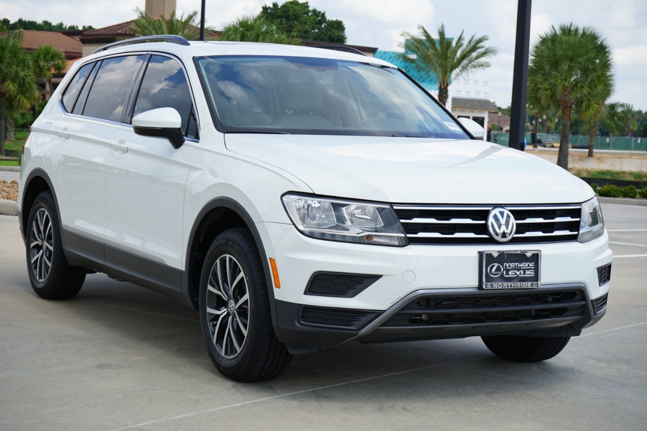 2020 Volkswagen Tiguan SEL photo 3