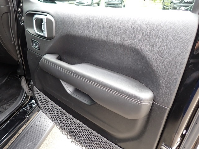2021 Jeep Wrangler Unlimited Sahara Altitude photo 12