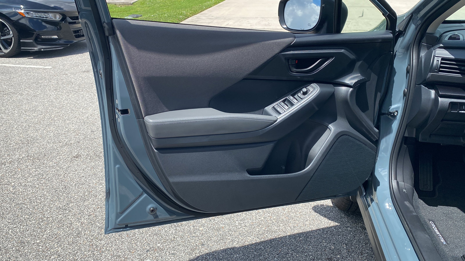 2025 Subaru Crosstrek Premium photo 8
