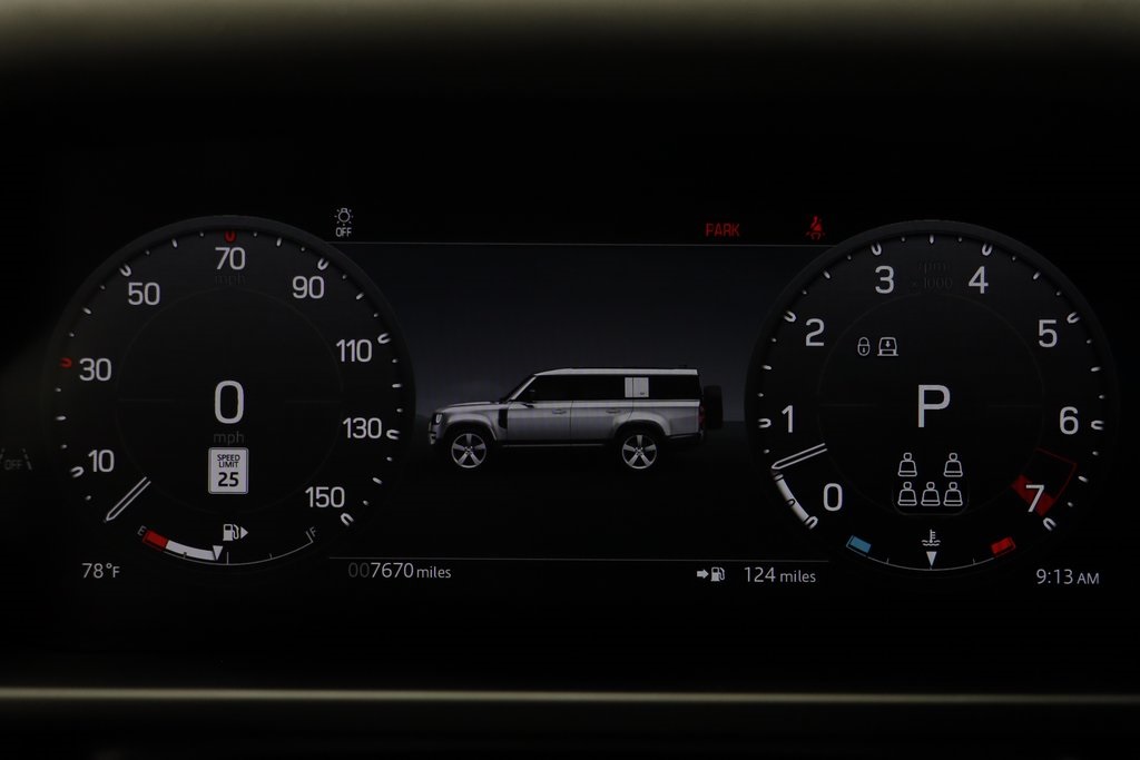2025 Land Rover Defender 130 V8 photo 7
