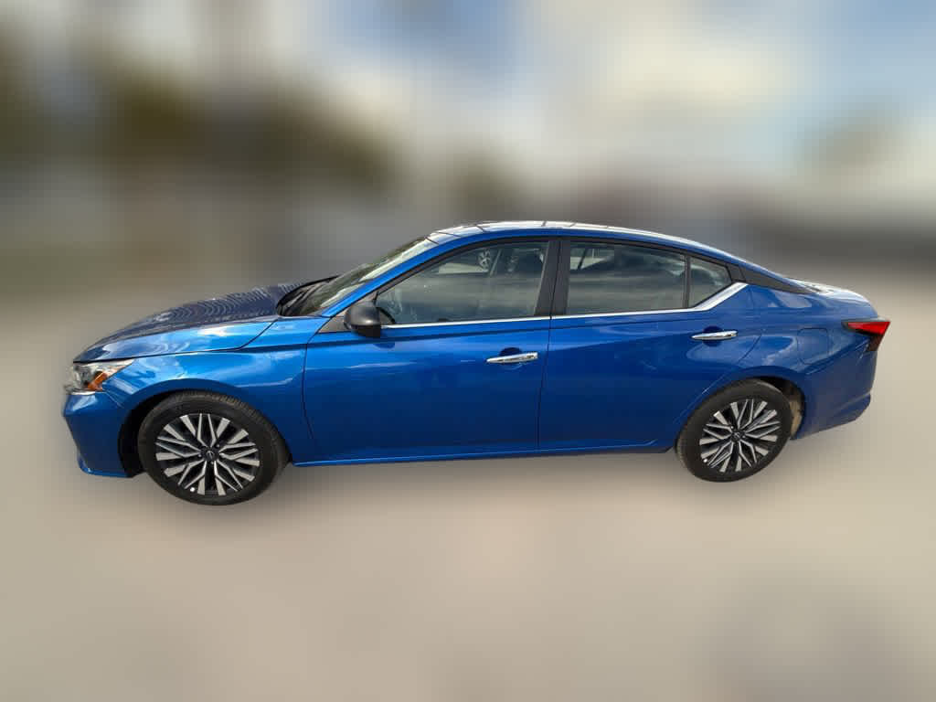 2025 Nissan Altima SV photo 4