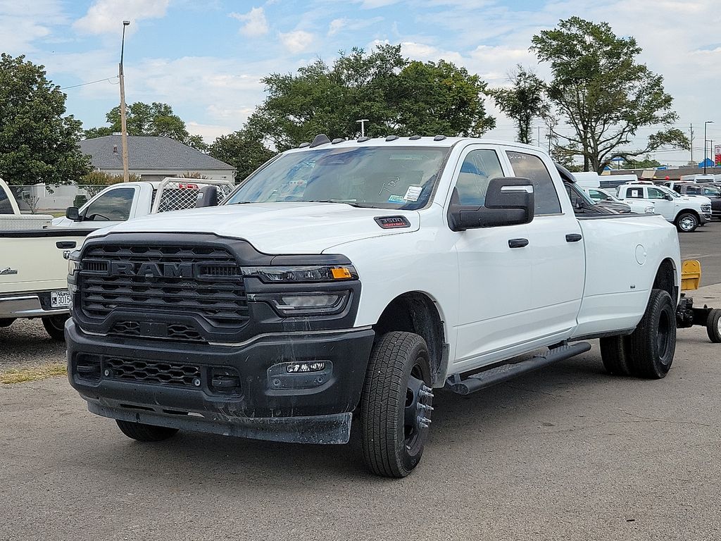 2025 Ram 3500 Tradesman photo 2