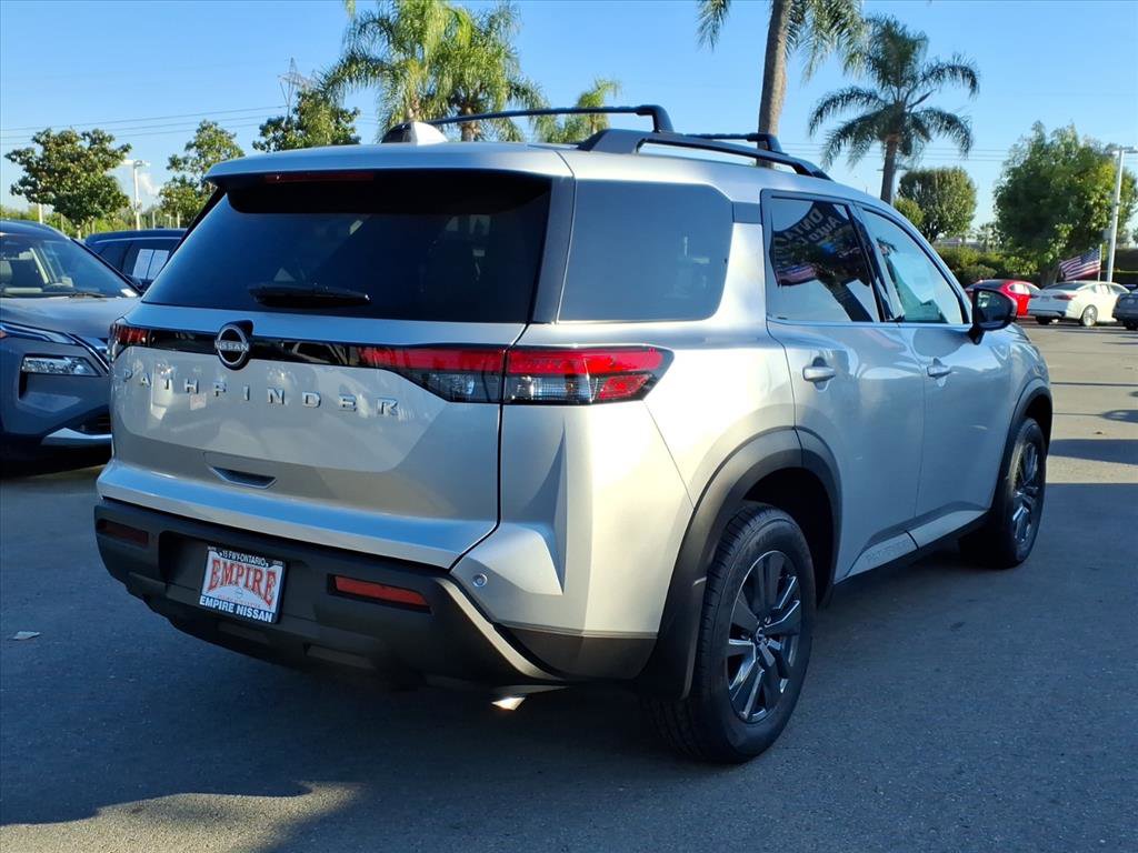 2025 Nissan Pathfinder SV photo 3