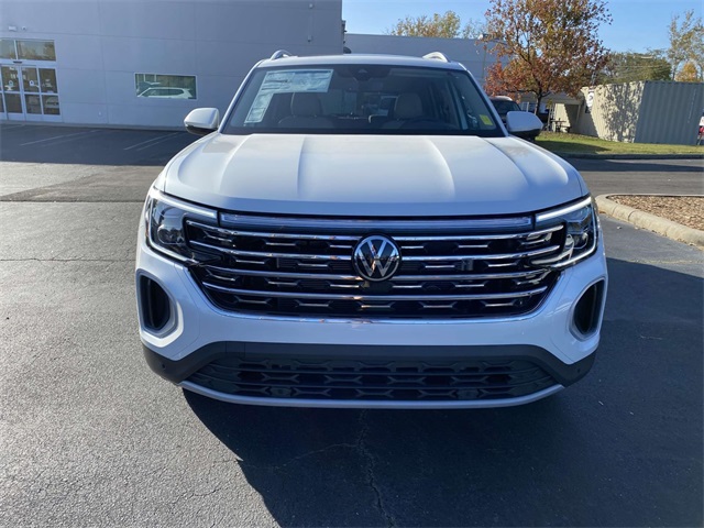 2025 Volkswagen Atlas SEL photo 2