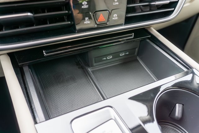 2024 Volkswagen Atlas SE Technology photo 30