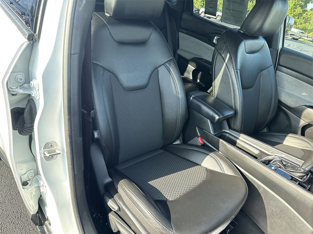 2024 Jeep Compass Latitude photo 27