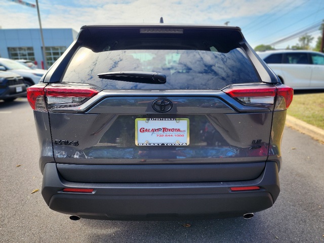 2025 Toyota RAV4 LE photo 5