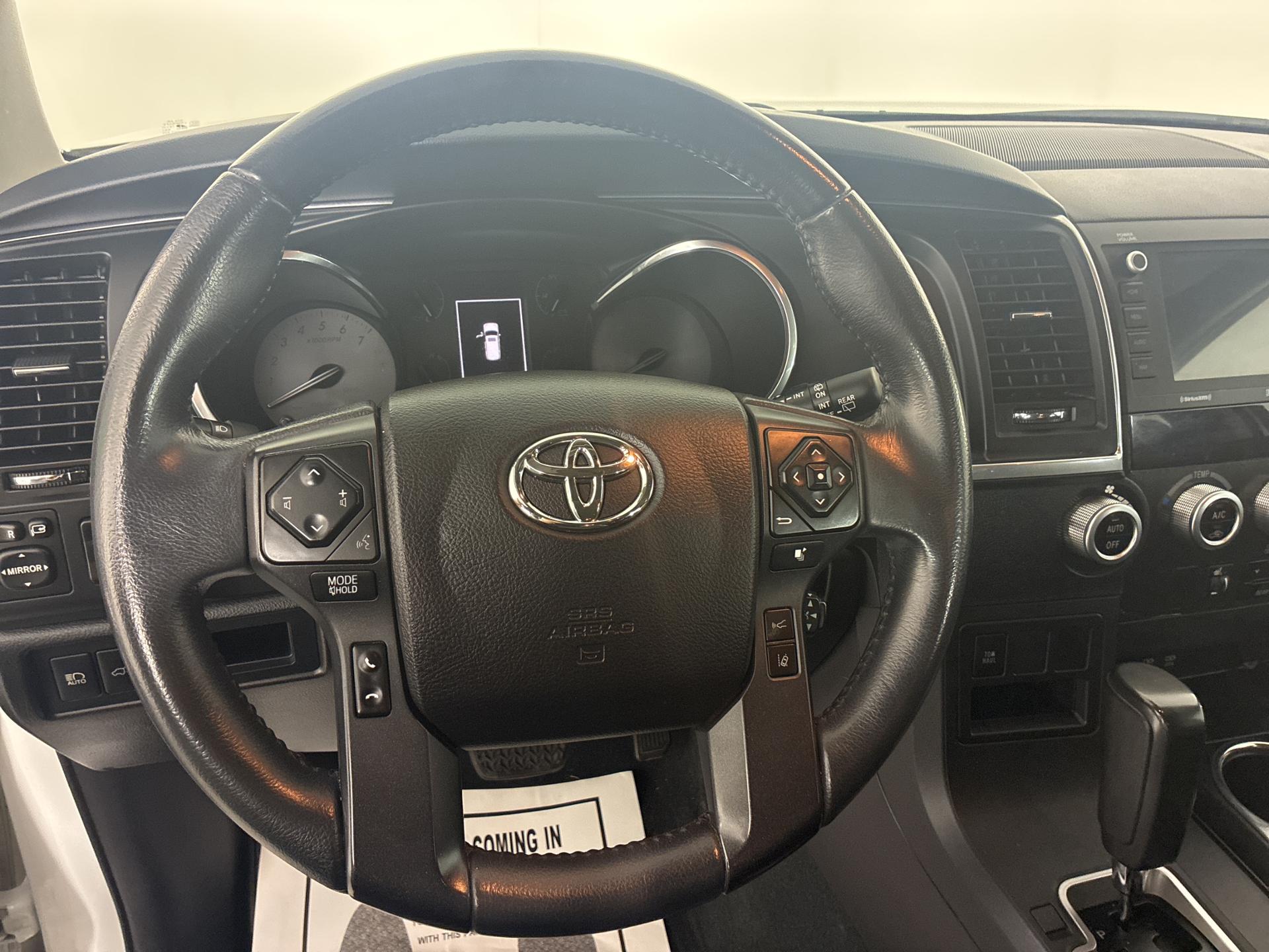 2021 Toyota Sequoia photo 10
