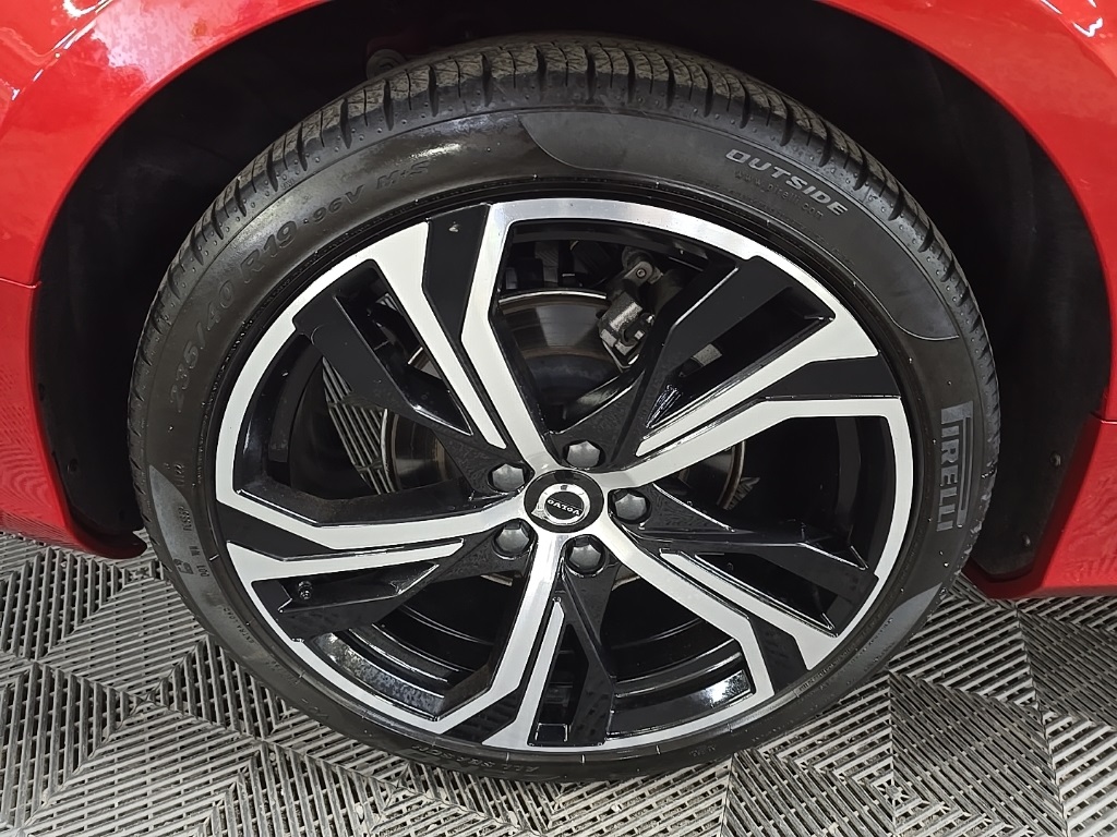2023 Volvo S60 Ultimate photo 13