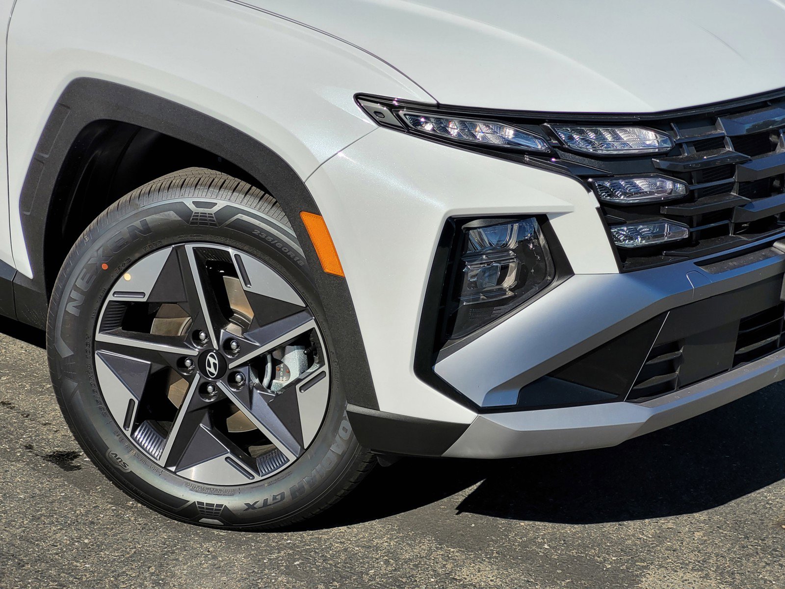 2026 Hyundai Tucson Plug-in Hybrid SEL photo 4