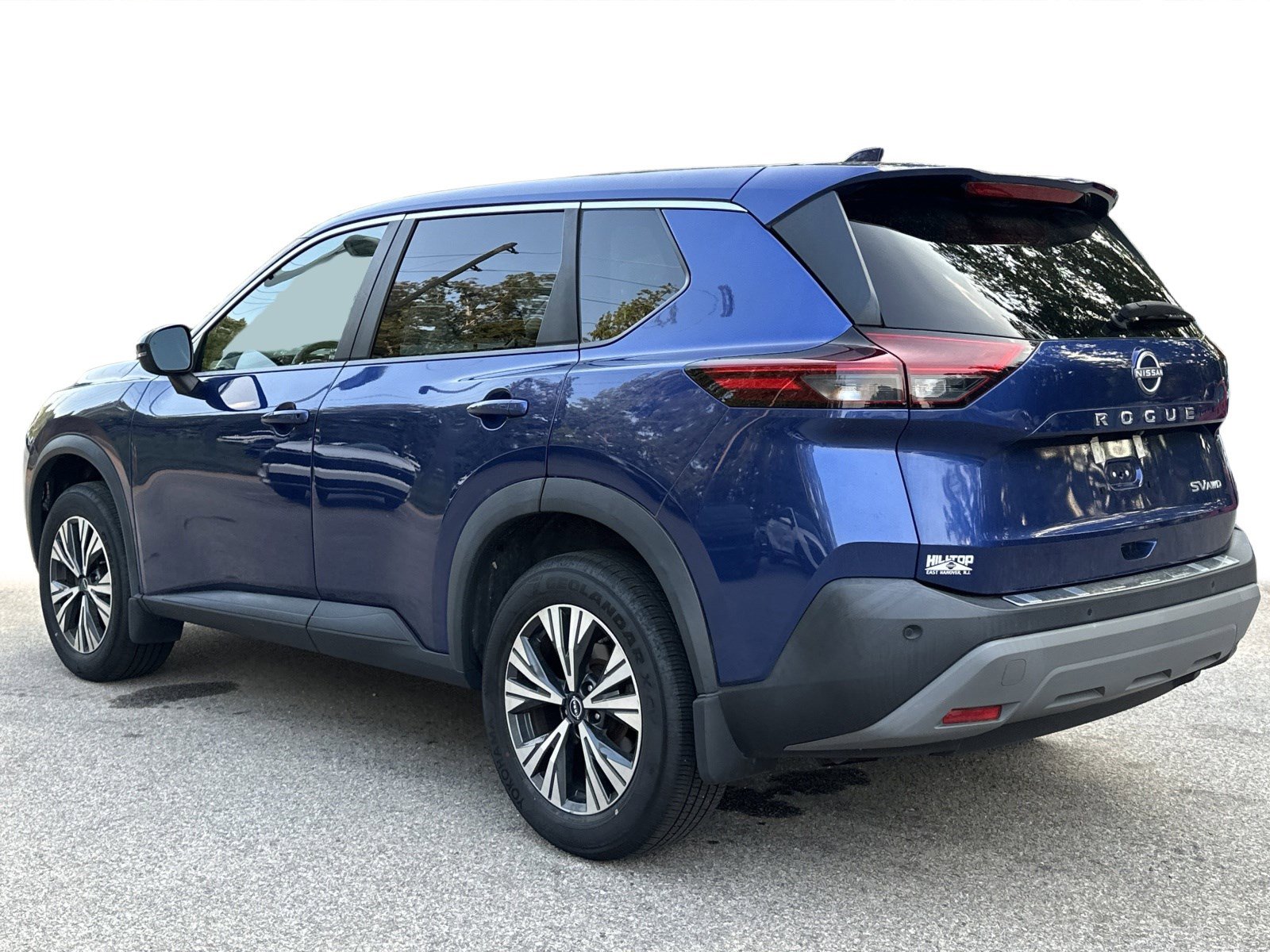 2022 Nissan Rogue SV photo 2
