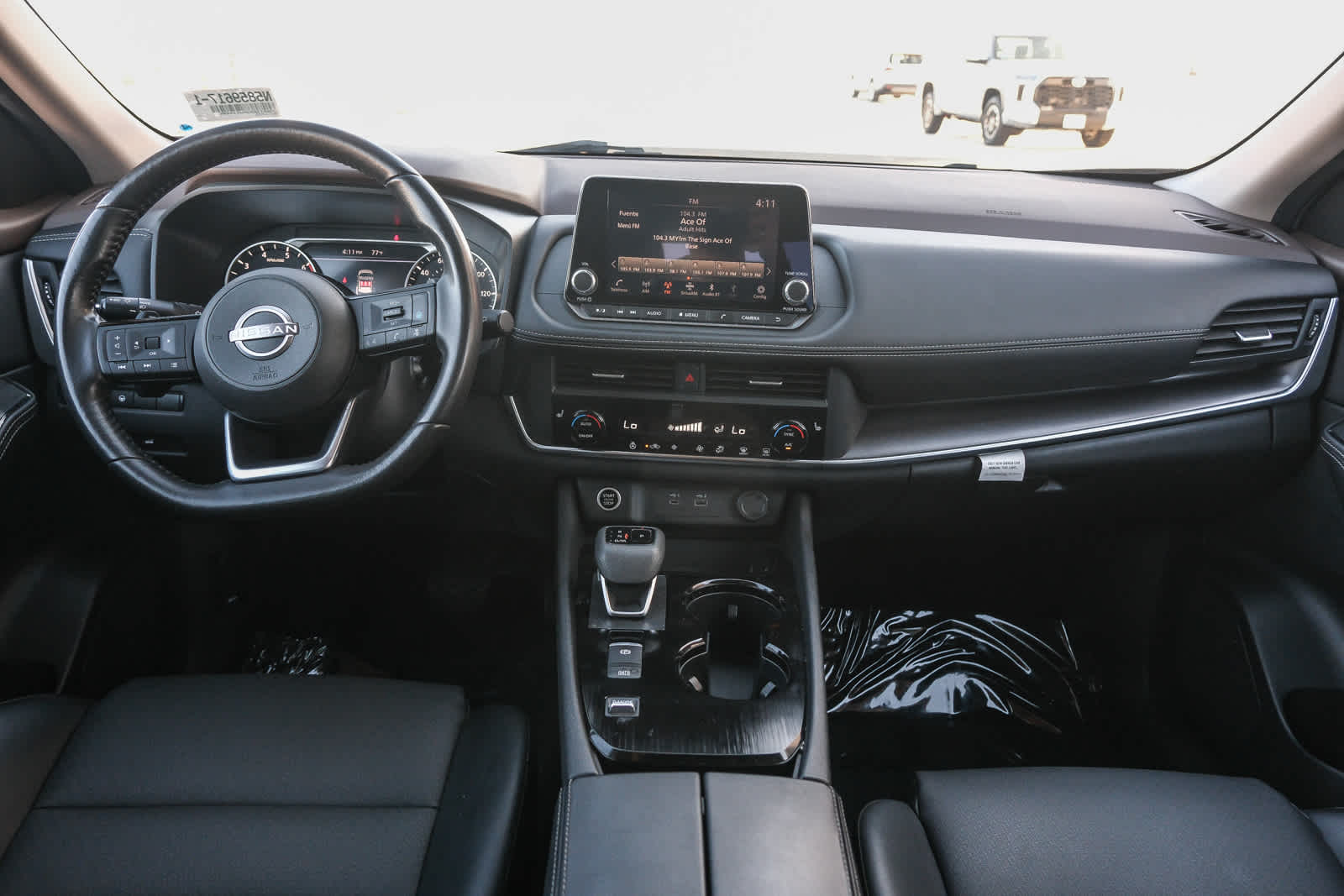 2023 Nissan Rogue SV photo 13