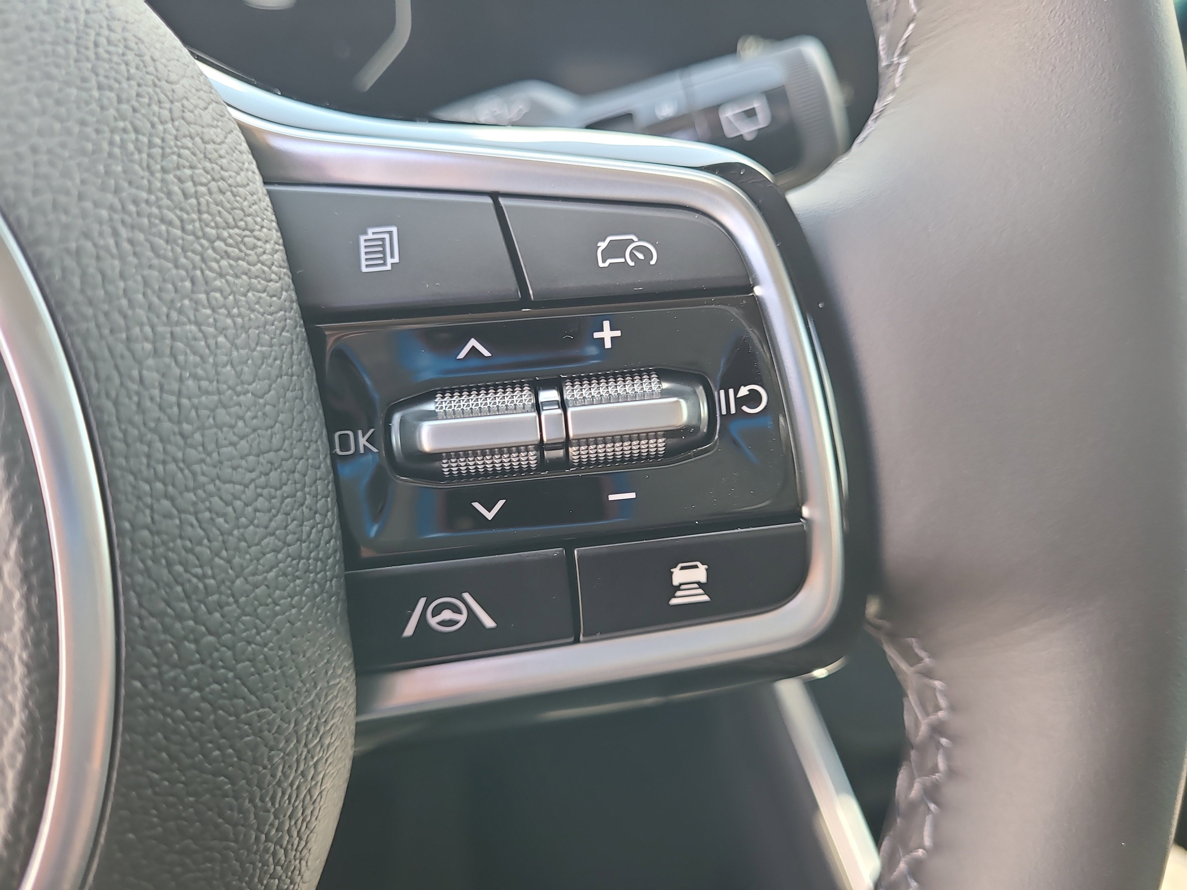2026 Kia Carnival SX Prestige photo 7