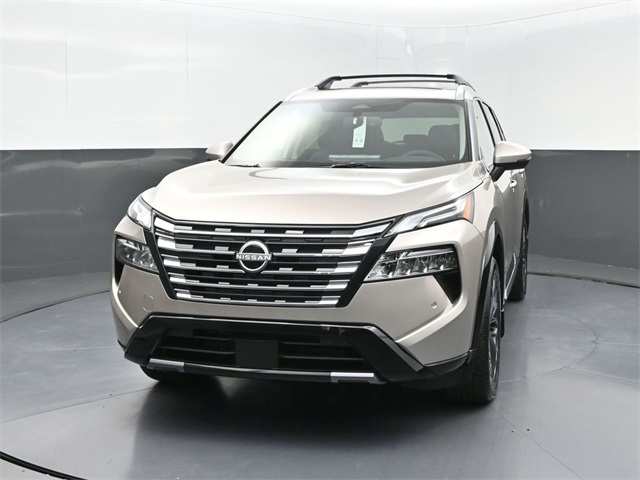 2026 Nissan Rogue Platinum photo 2