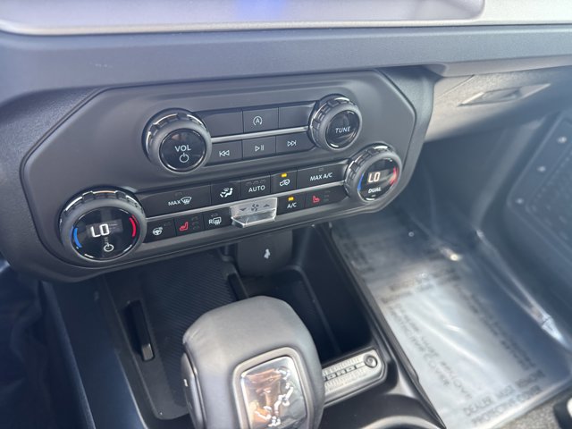 2025 Ford Bronco Outer Banks photo 18