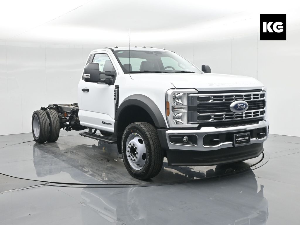 2025 Ford F-450 Super Duty Chassis Cab XL's photo