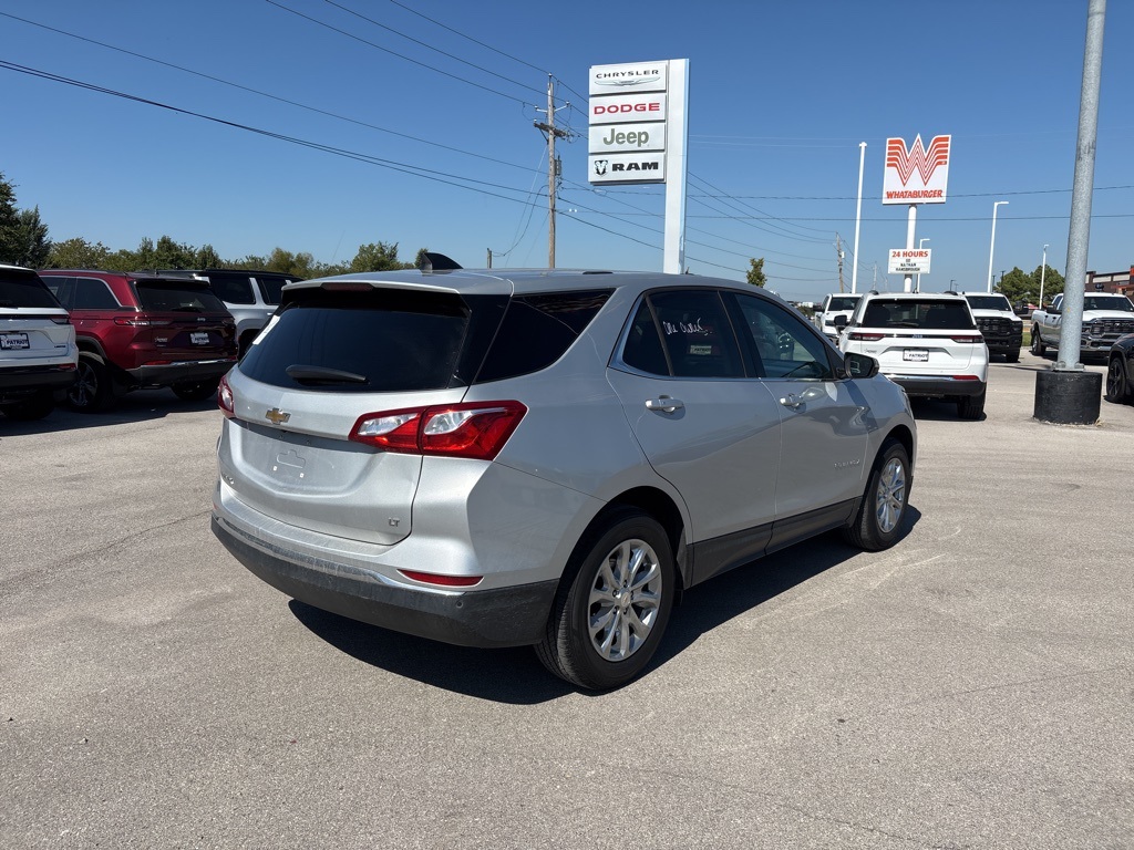 2018 Chevrolet Equinox LT photo 3