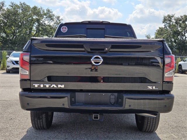 2020 Nissan Titan SL Crew Cab photo 4