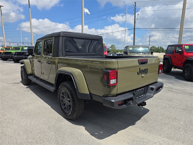 2025 Jeep Gladiator Sport photo 4