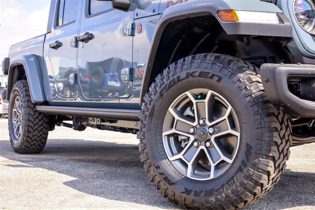 2025 Jeep Gladiator Mojave photo 2