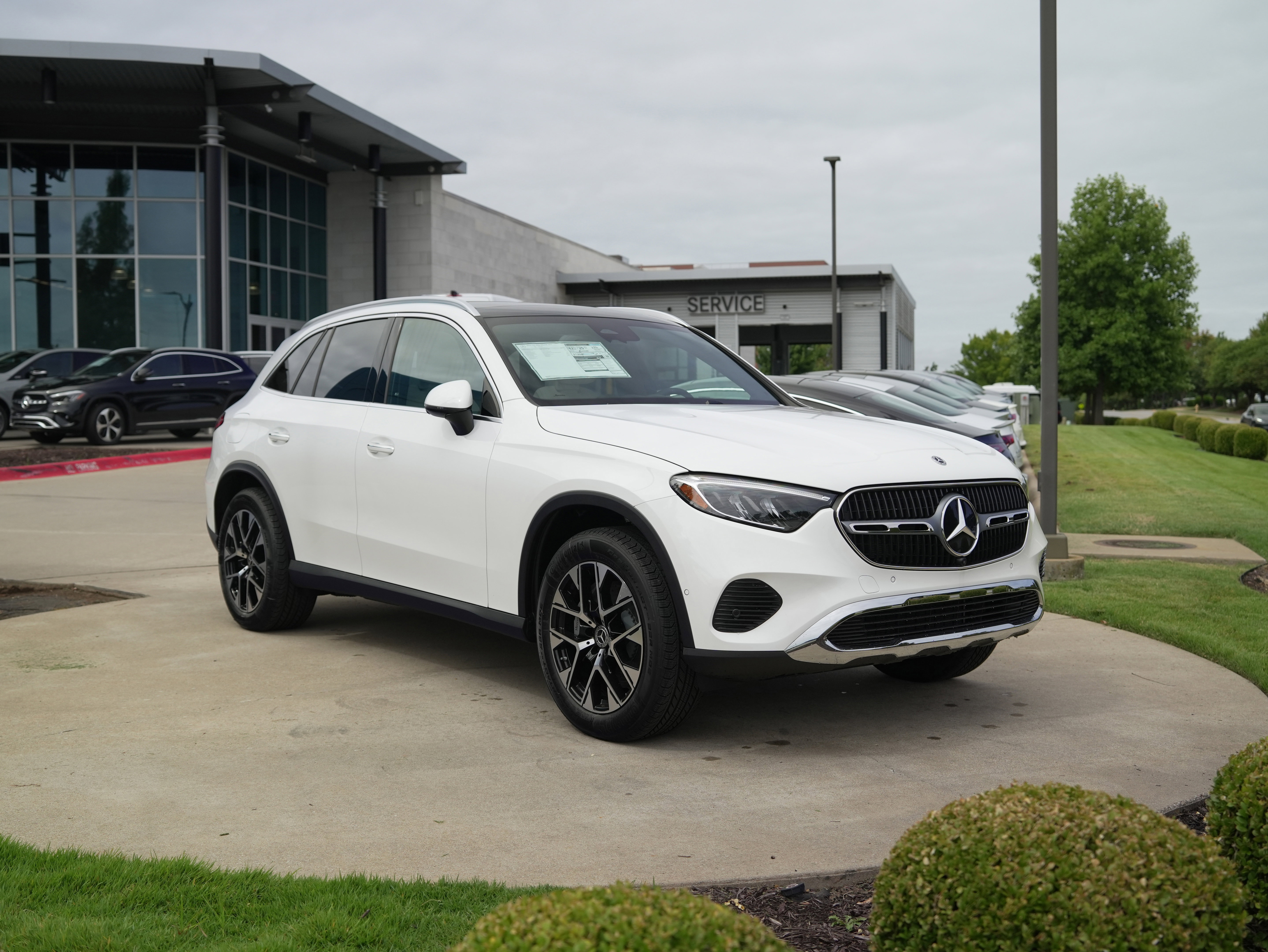 2026 Mercedes-Benz GLC Base's photo