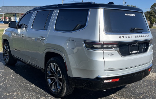 2023 Jeep Grand Wagoneer III photo 4