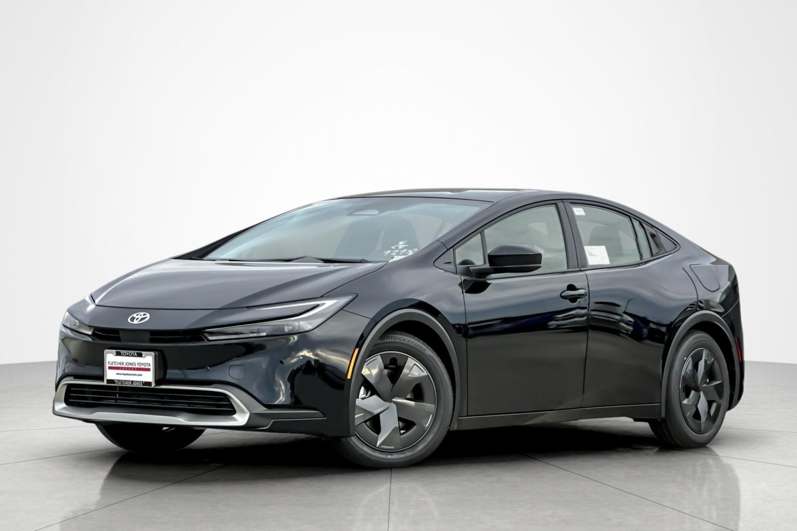 2026 Toyota Prius SE's photo