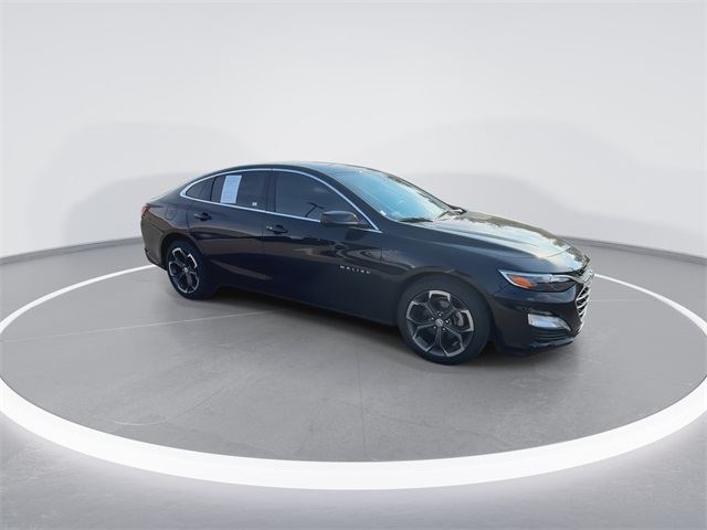 2022 Chevrolet Malibu 1LT photo 2