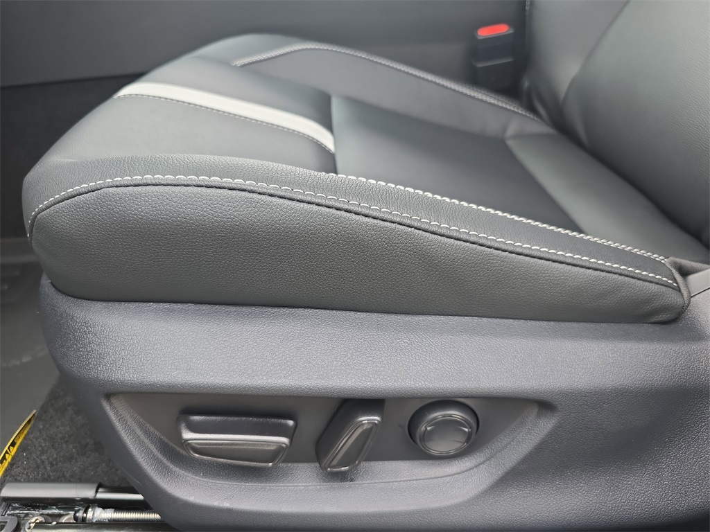 2025 Toyota Camry SE photo 28