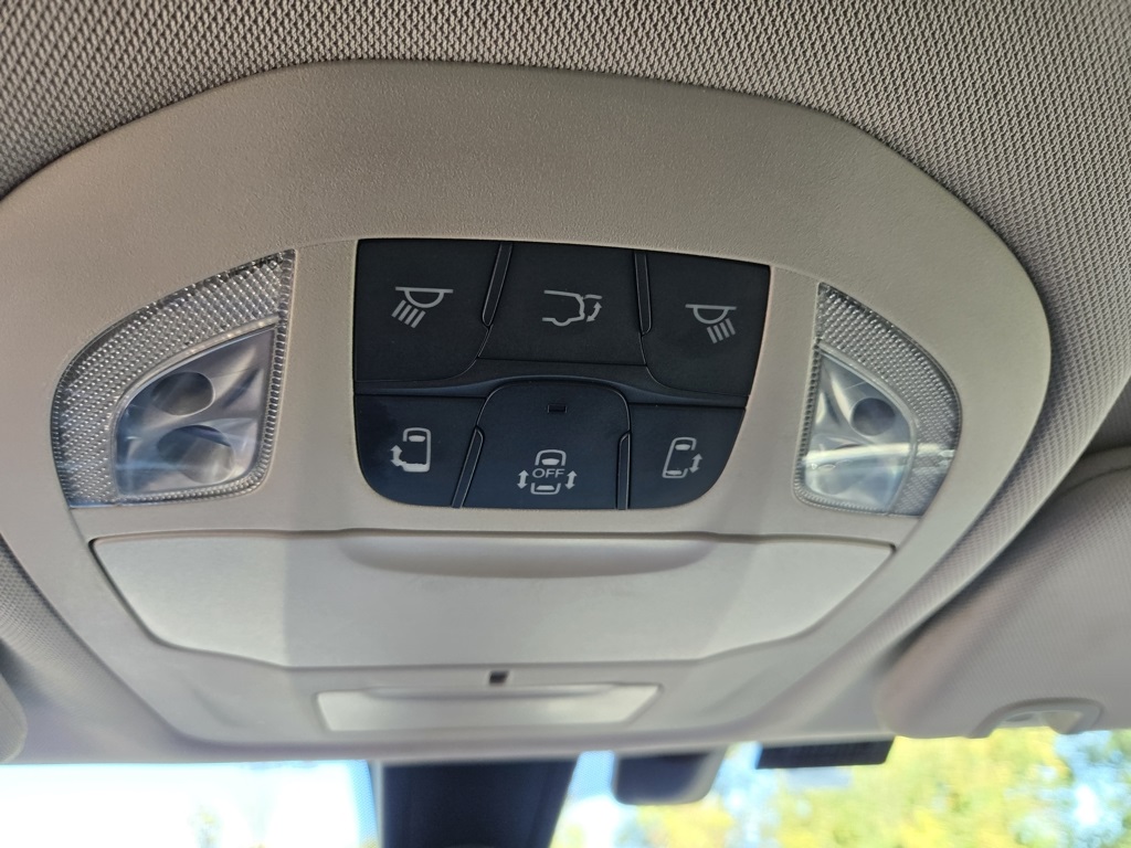 2018 Chrysler Pacifica Touring L photo 21