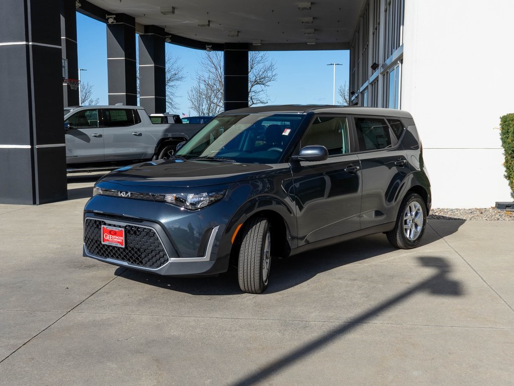 2025 Kia Soul S photo 2