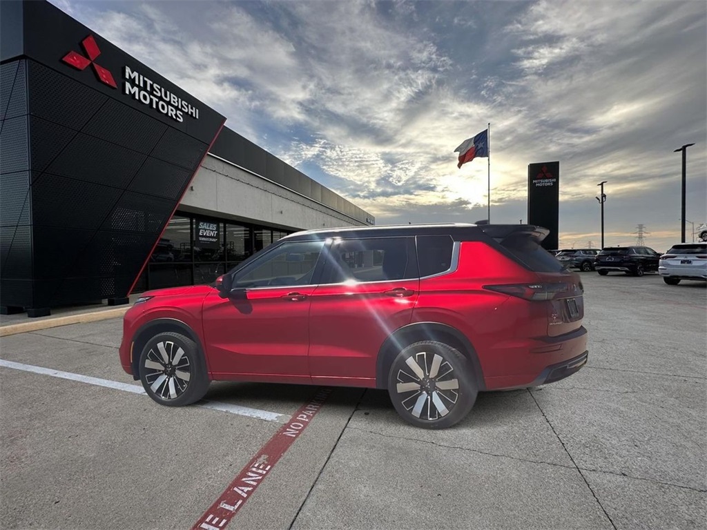 2025 Mitsubishi Outlander SEL photo 6