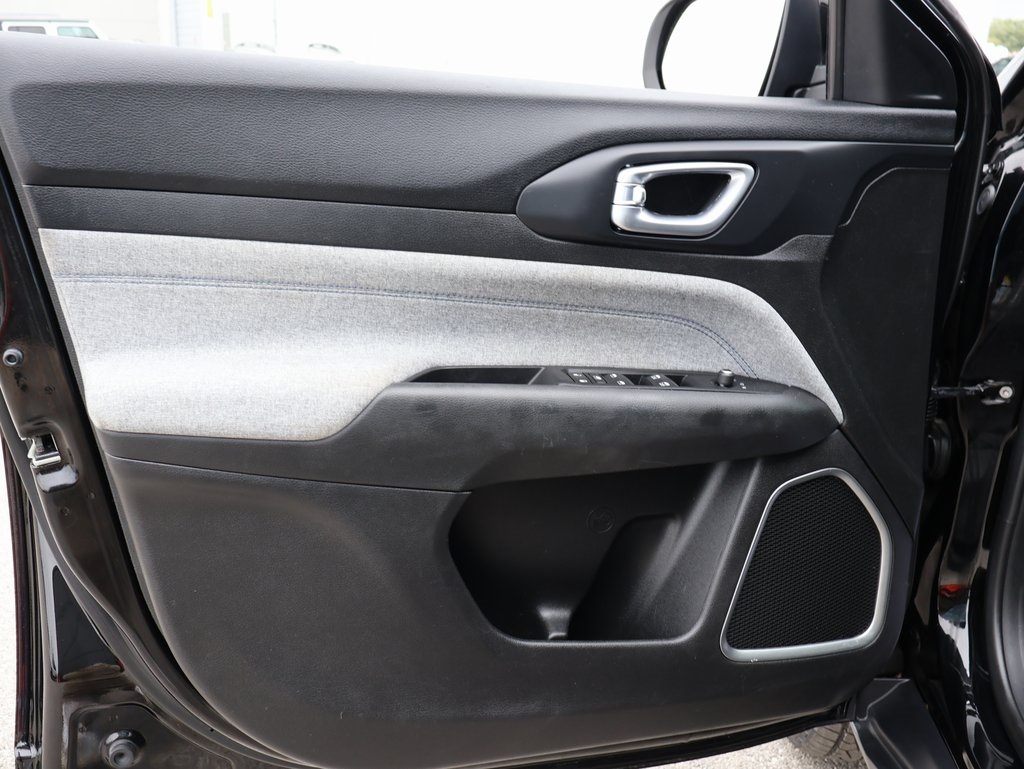 2022 Jeep Compass Latitude photo 21