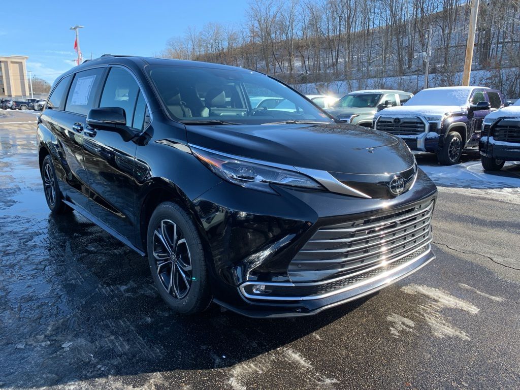 2026 Toyota Sienna Platinum's photo