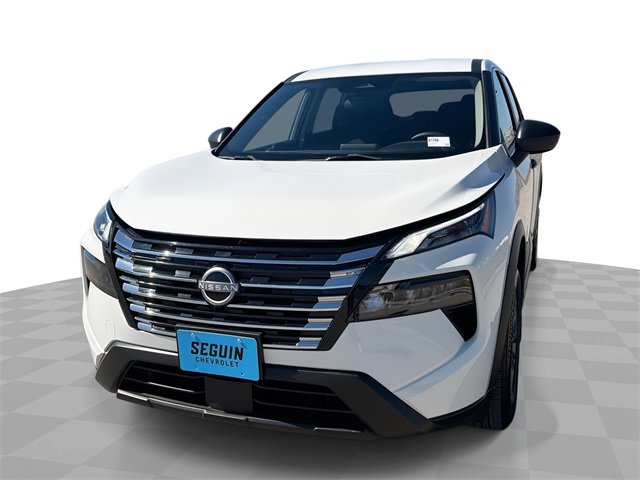 2024 Nissan Rogue S's photo