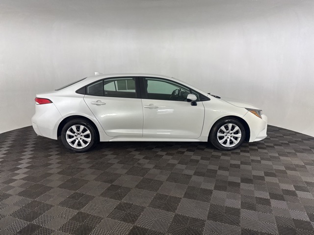 2025 Toyota Corolla LE photo 5