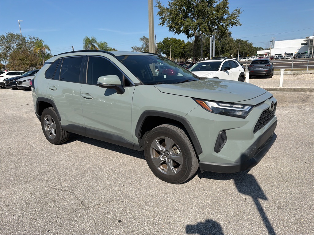 2022 Toyota RAV4 XLE's photo