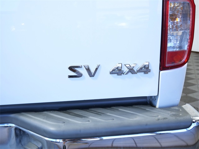2017 Nissan Frontier SV photo 9