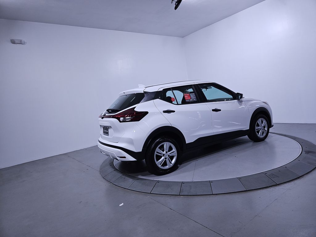 2024 Nissan Kicks S photo 5