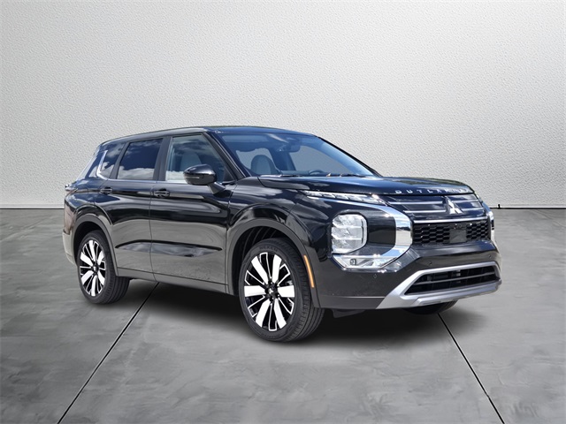 2025 Mitsubishi Outlander SE's photo