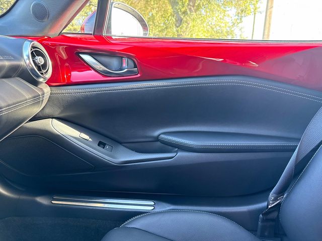 2022 Mazda MX-5 Miata RF Miata Grand Touring photo 17