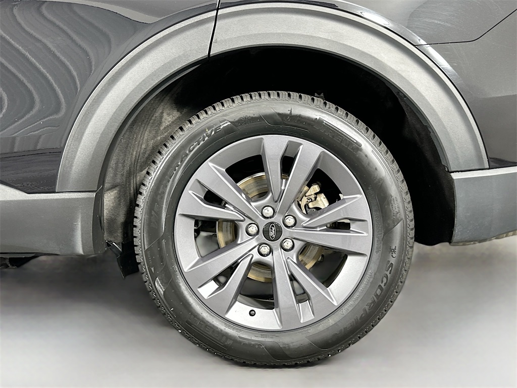 2022 Ford Explorer XLT photo 26