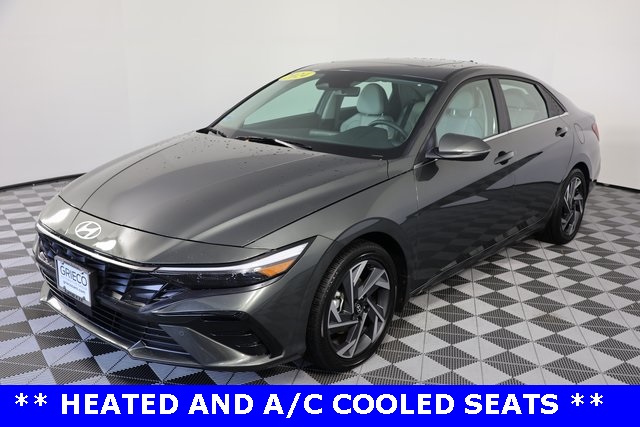 2024 Hyundai Elantra Hybrid Limited photo 4